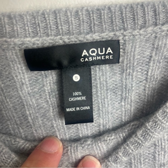 AQUA Grey Cashmere distressed sweater size small 1416 - Picture 2 of 4